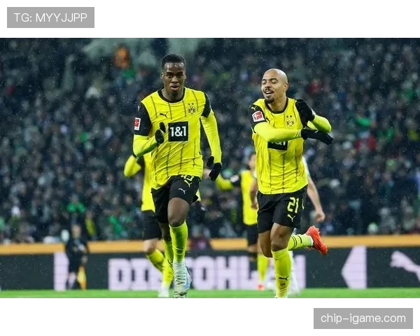 马里比赛精彩瞬间回顾：亮眼表现助球队力克强敌，上演激烈对决