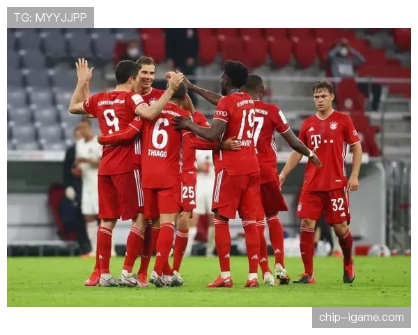 戴维斯与基米希精妙连线闪耀赛场，战术协同与个人成长成球队关键