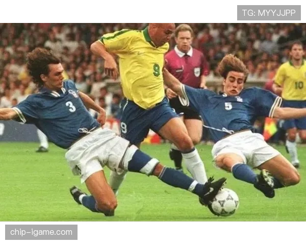 马尔蒂尼防线铁拳状态持续回暖,对抗能力强势回归 马尔蒂尼防线铁拳状态持续回暖,对抗能力强势回归